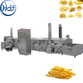Il produttore di chip commerciale automatico della patata, patatina fritta della friggitrice scheggia la linea di produzione